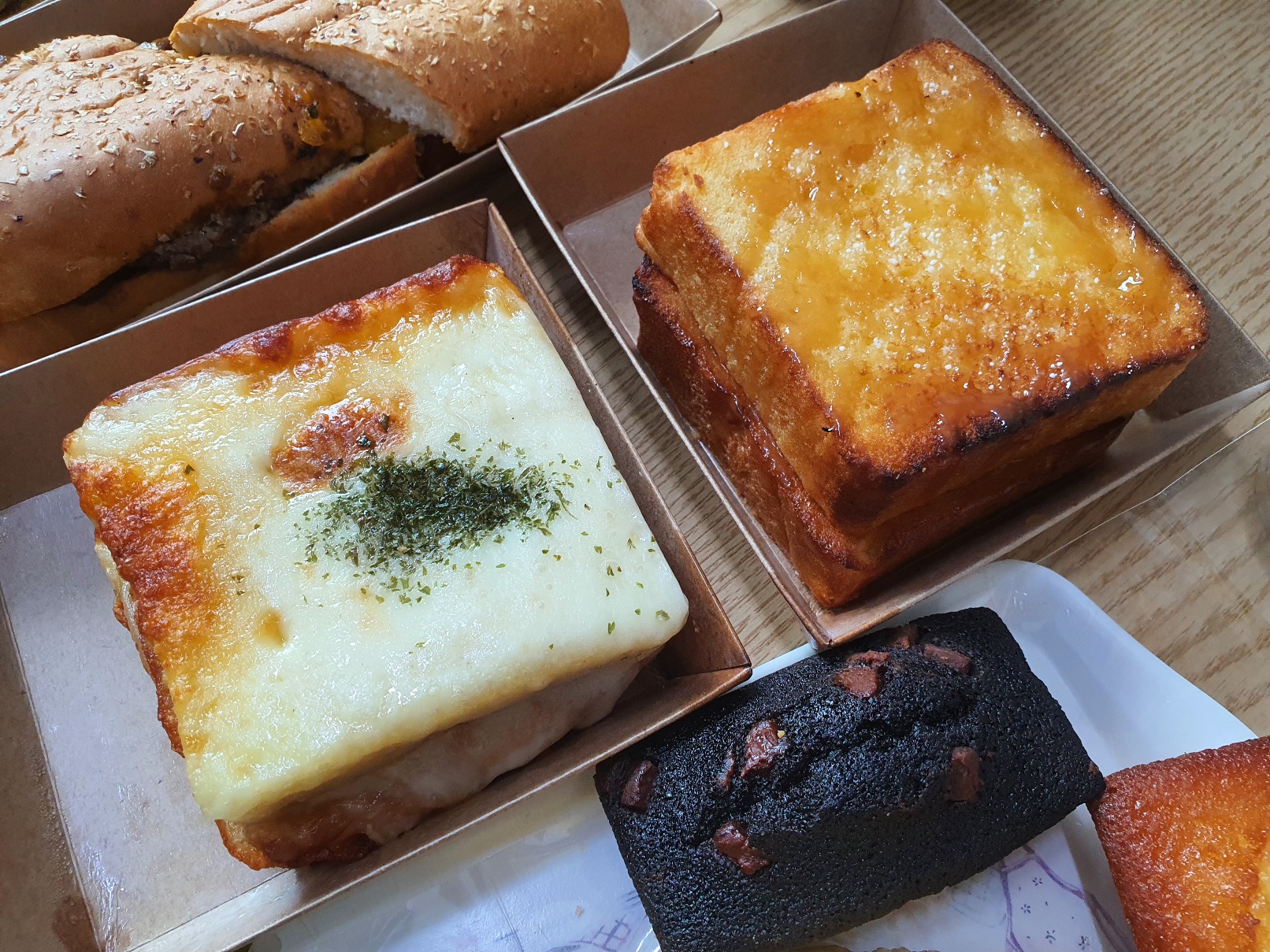 카라멜버터토스트 크로무슈