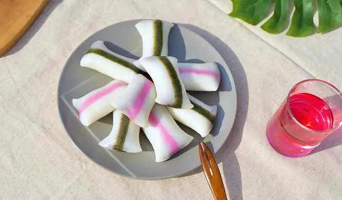 생방송오늘저녁 남성시장 이수역 시장이반찬 인스타 핫한 떡집 앙버터 들어간 앙몰랑 사색인절미와 캔디떡 밋집 추천