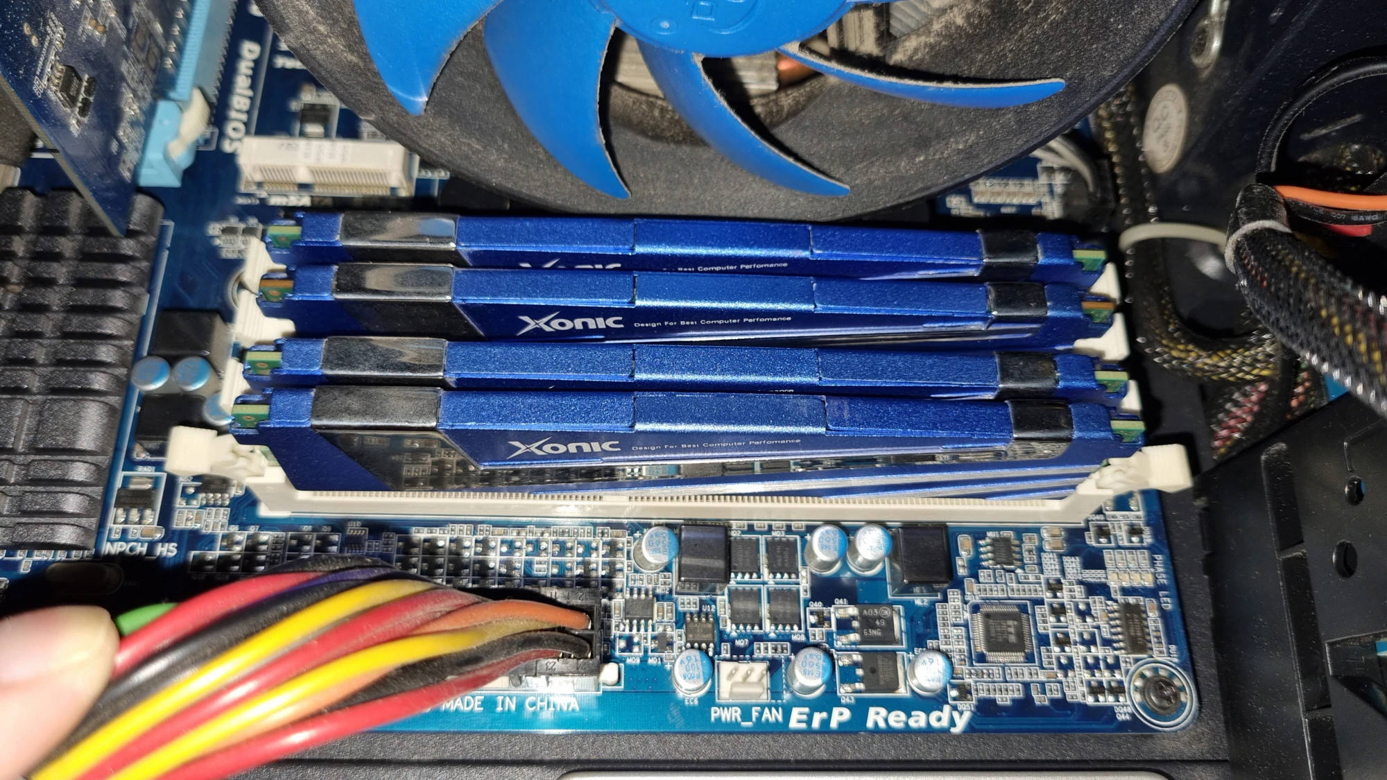 램 올려놓은 모습