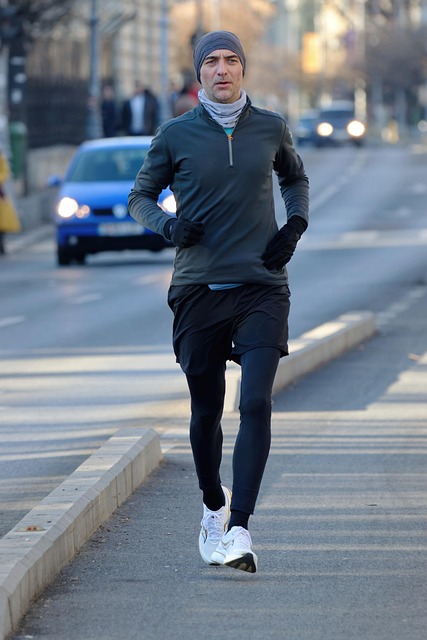 “겨울에도 러닝을 멈출 수 없다면?” – 꼭 챙겨야 할 러너들의 필수 아이템 7가지