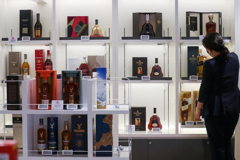 면세 한도 초과 시 세금 안내 이미지