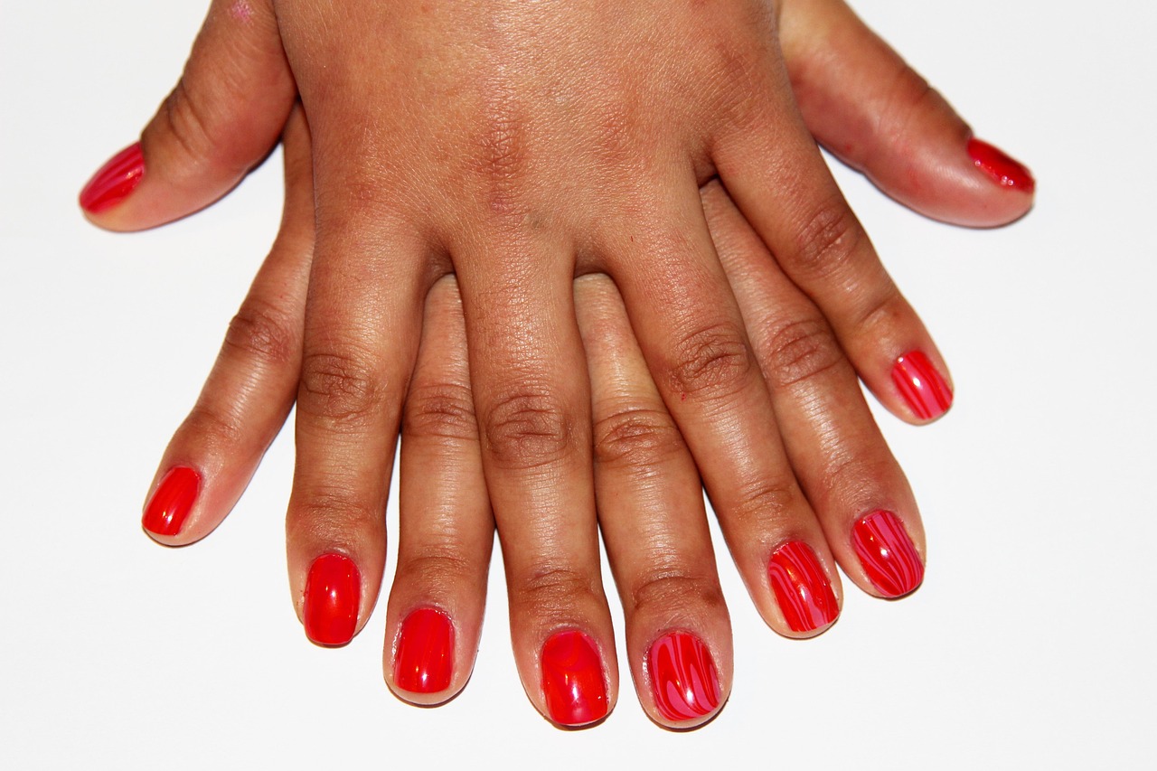 건강 신호일 수 있는 손톱 변화 원인 및 해결방법