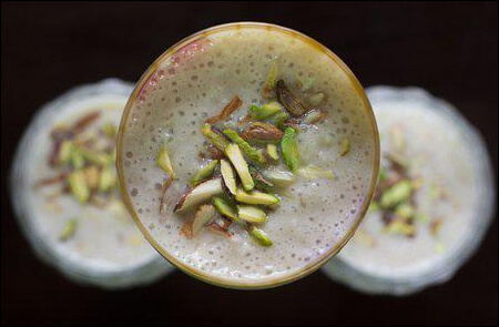 피스타치오를 넣은 스무디