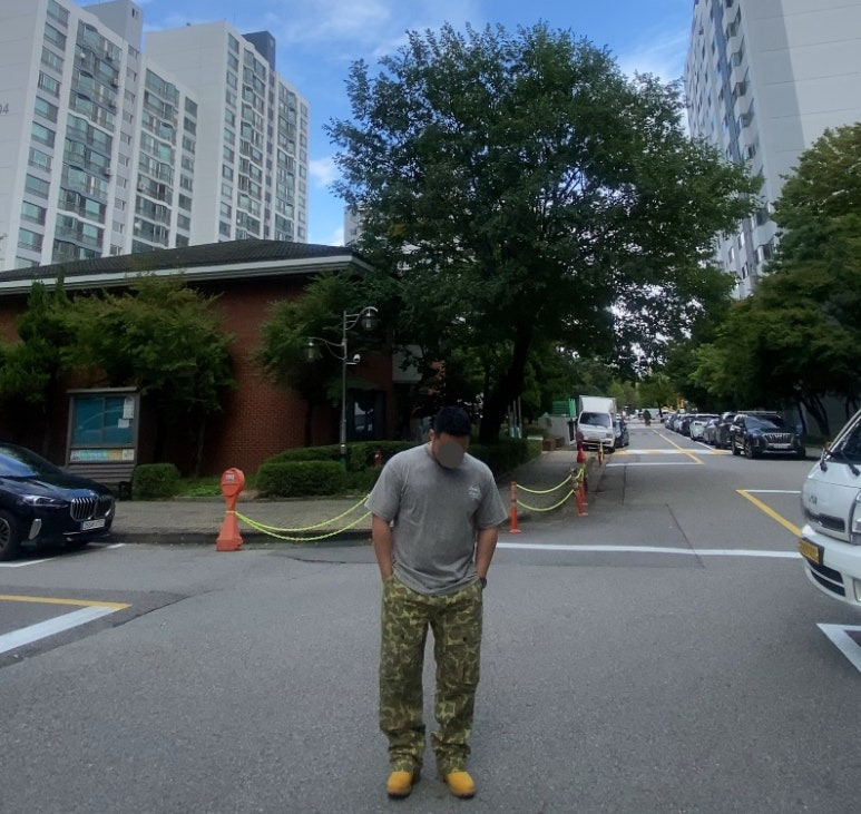 데일리룩('25. 10. 13.)크림소다랩 스톤워싱 피그먼트 티셔츠, 루미녹스 오렌지 블랙 3954, 브론슨 BRONSON M43 덕헌팅 카모 카고팬츠, 팀버랜드 6인치워커 옐로