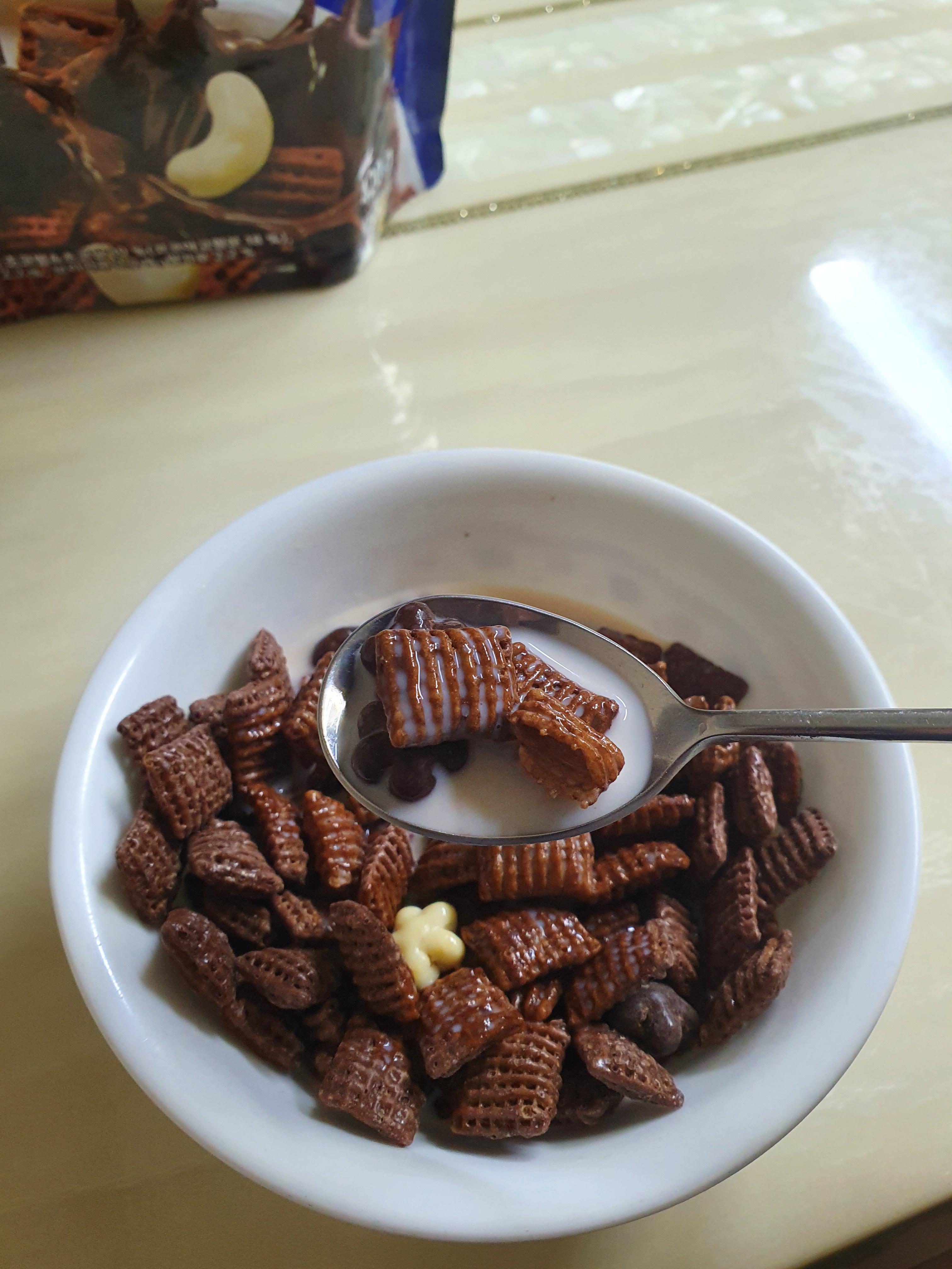 첵스초코 문앤스타 + 서울우유 저지방 콜라보