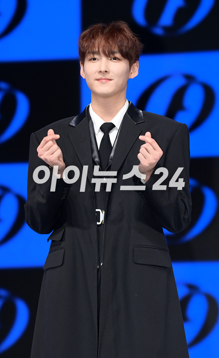 그룹 SF9(에스에프나인) 주호가 9일 오후 서울 광장동 예스24 라이브홀에서 진행된 미니 12집 '더 피스 오브 나인(THE PIECE OF9)' 쇼케이스에 참석해 포토타임을 갖고 있다. [사진=정소희 기자]