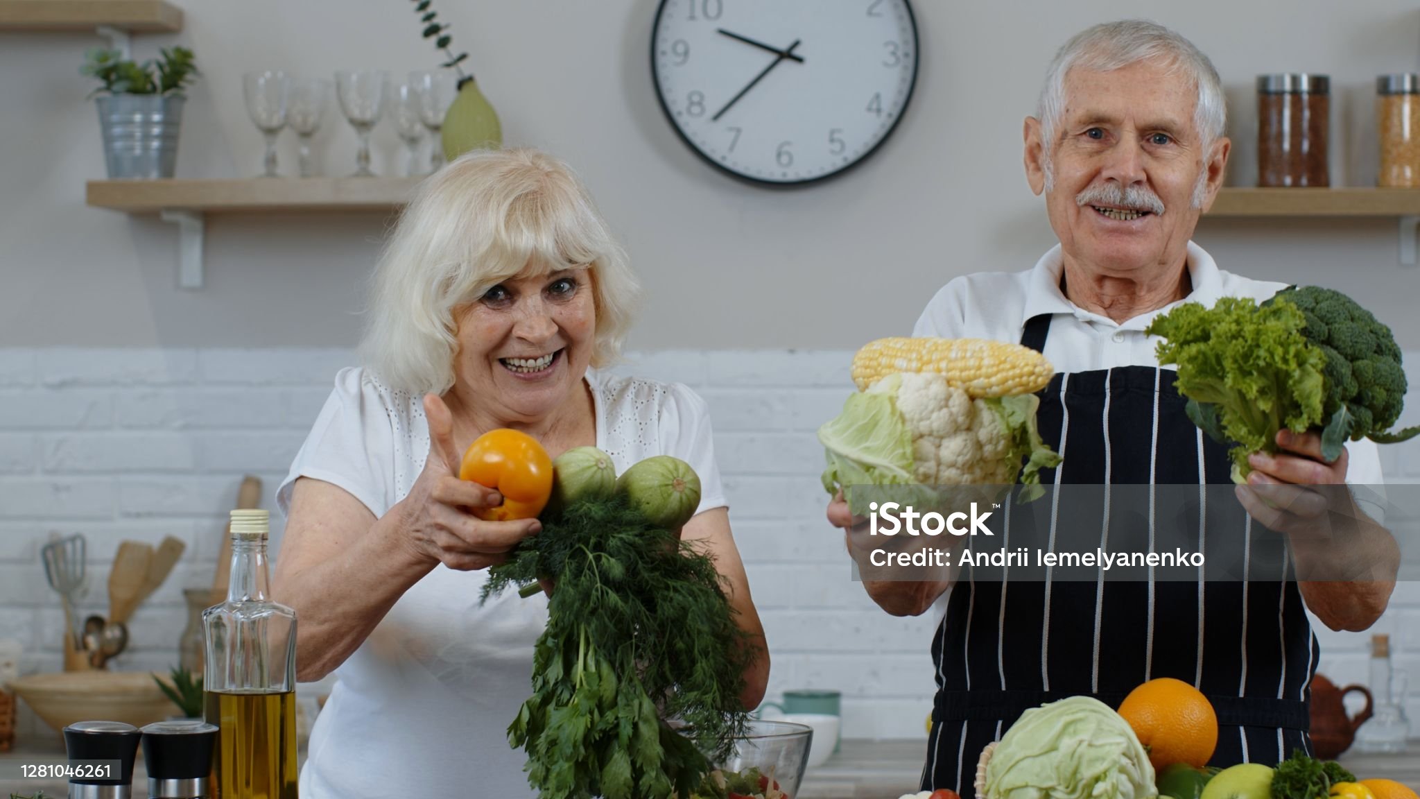 면역력 강화! 노년층을 위한 필수 건강 식단 & 팁