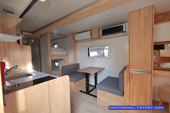 금산수목원 캠핑장 카라반 내부