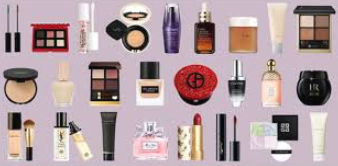 노화 방지 화장법: 피부를 젊게 유지하는 메이크업 전략