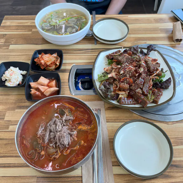 생생정보 대결 맛 대 맛 육개장 즉석 만두전골 vs 활낙지 해물 칼국수