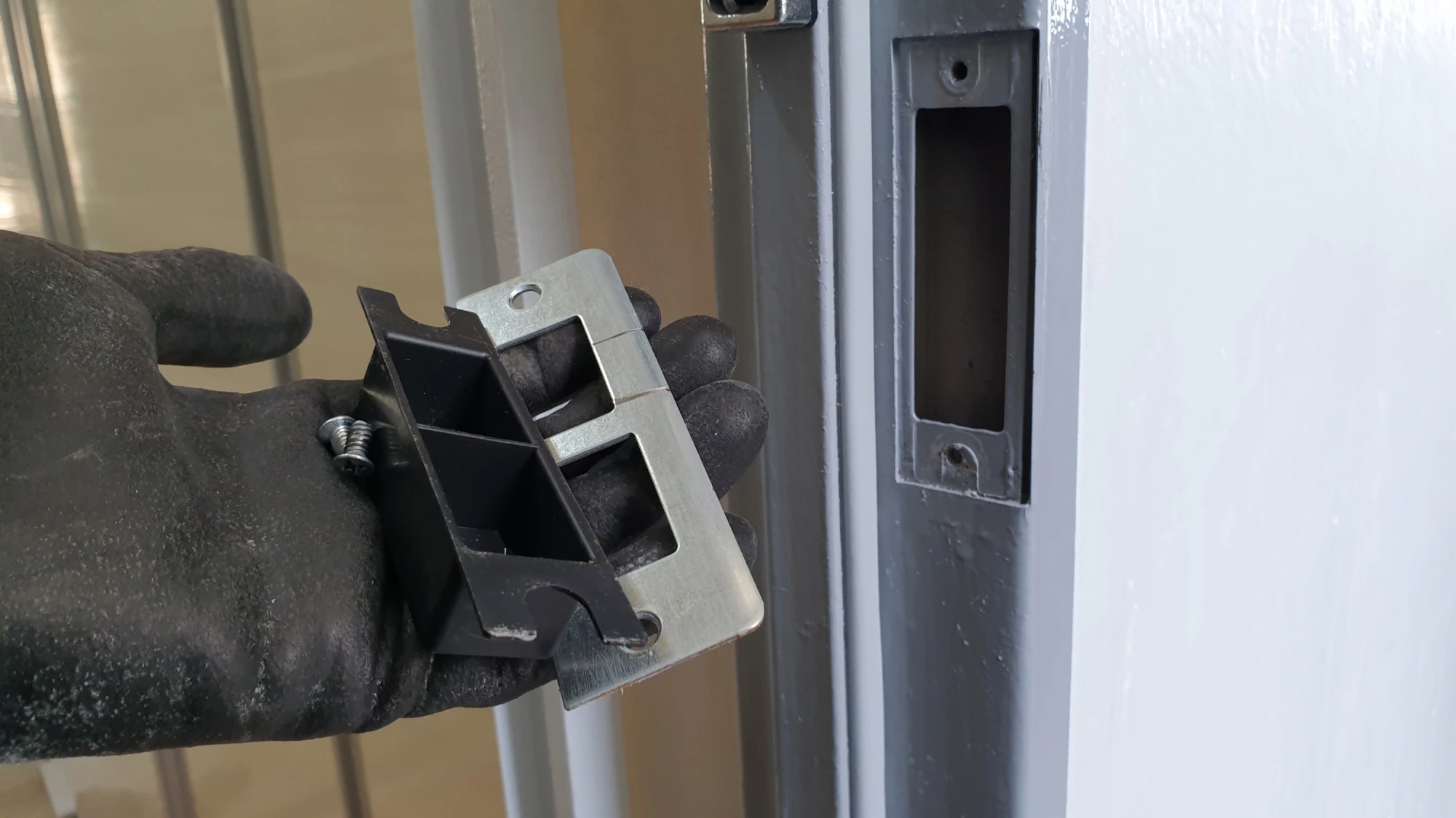 문들 부품 뗀 모습