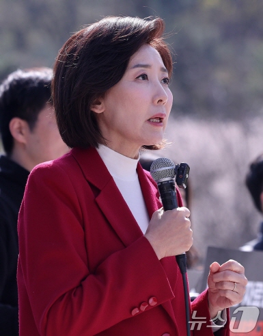 나경원 국회의원 프로필 빠루사건 나이 남편 김재호