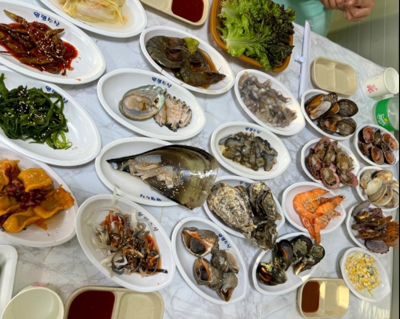 해산물-스끼다시-명성호-서해-진미-갯벌
