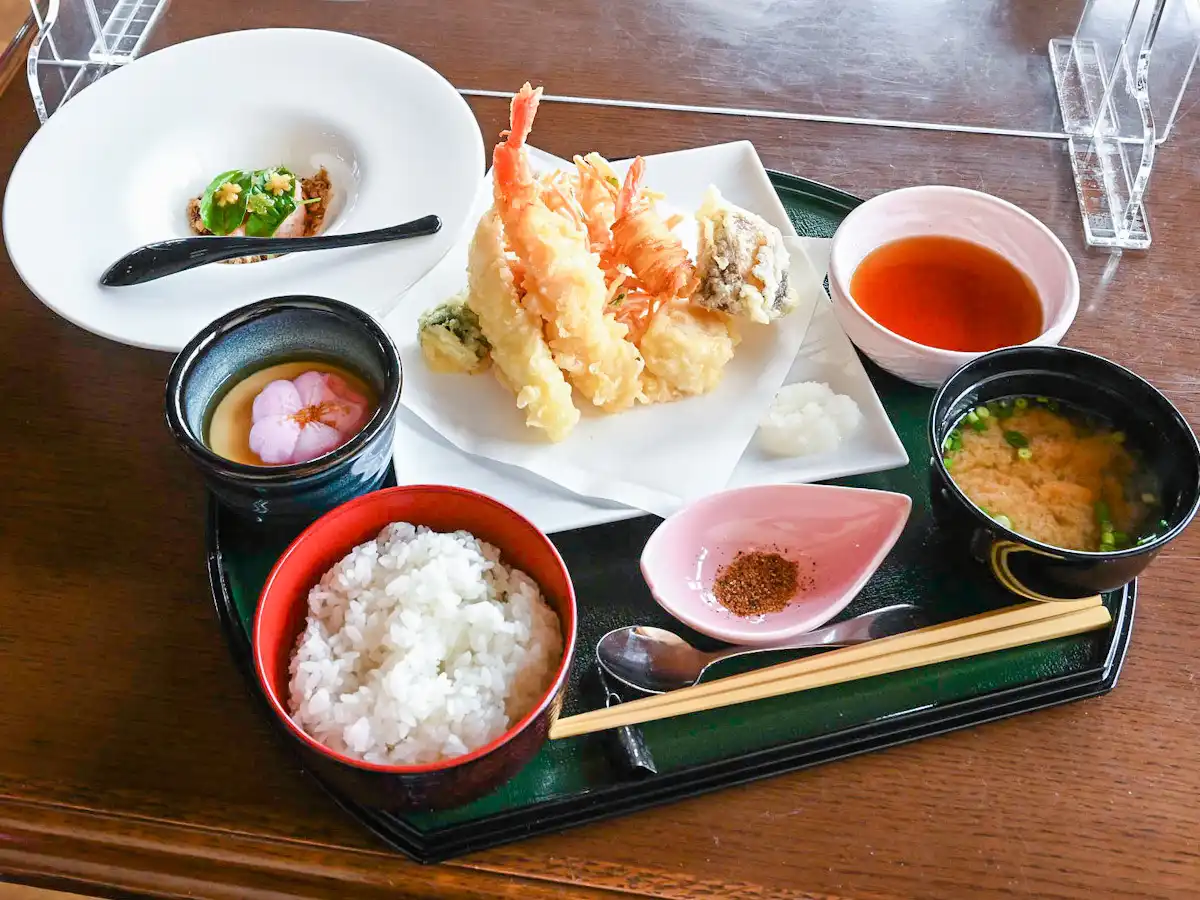 레스토랑 사쿠라