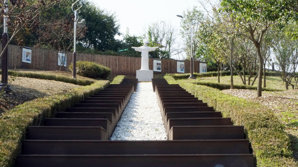 img.jpg?credential=yqXZFxpELC7KVnFOS48yl