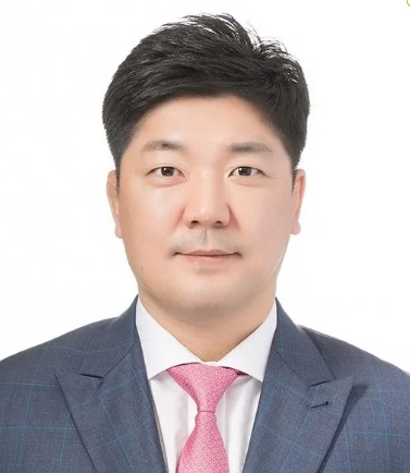 이용 국회의원 프로필 나이 고향 학력 재산