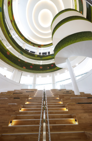 올해 가장 감각적인 문화공간, 광교 경기 도서관