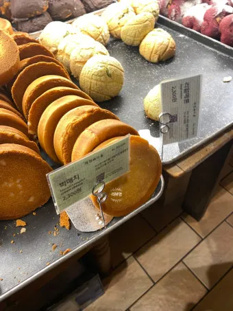 성심당 빵 추천 망고시루가 아닌 망고롤 맛은 어떨까_14