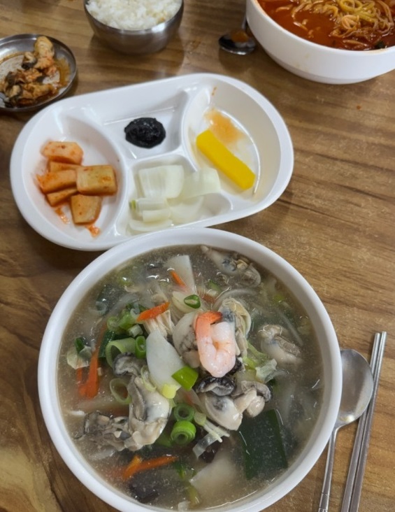 장성-굴짬뽕-동서식당