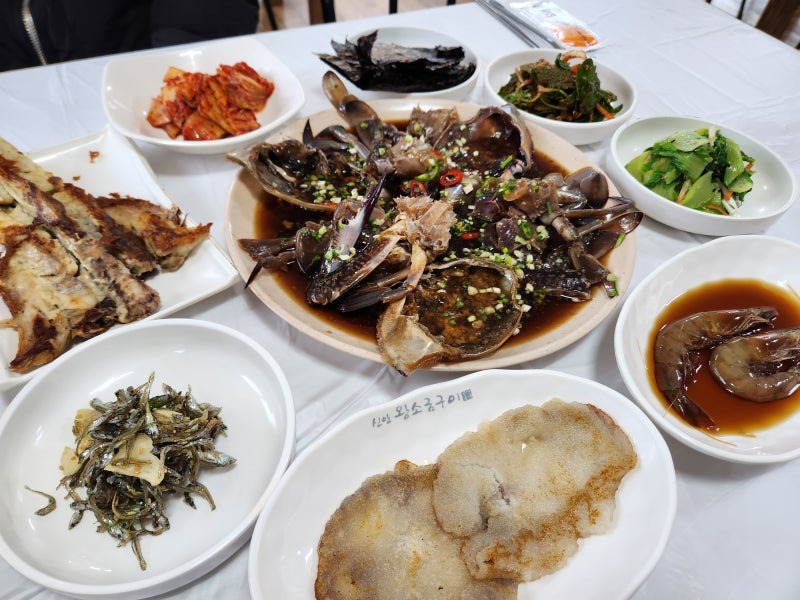 신시도 산아래 식당 1박 3식