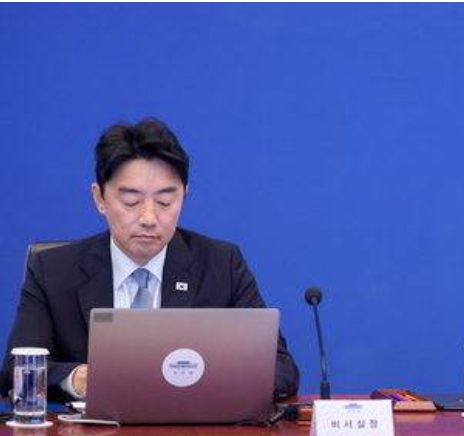 강훈식 비서실장 사의