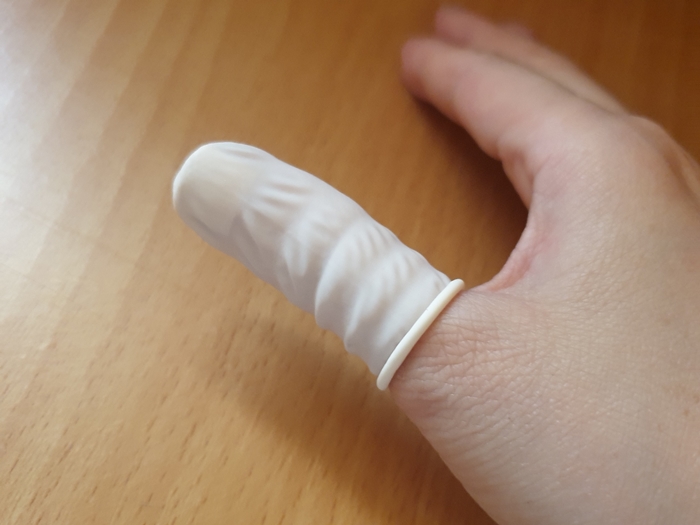 손가락-골무-착용