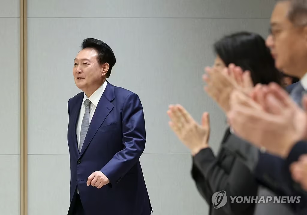 윤석열 대통령의 첫 형사재판 출석 그 현장을 파헤치다