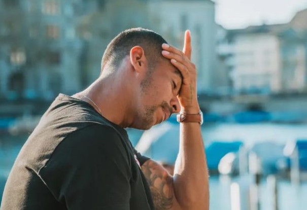 머리가 찌릿찌릿 아파요