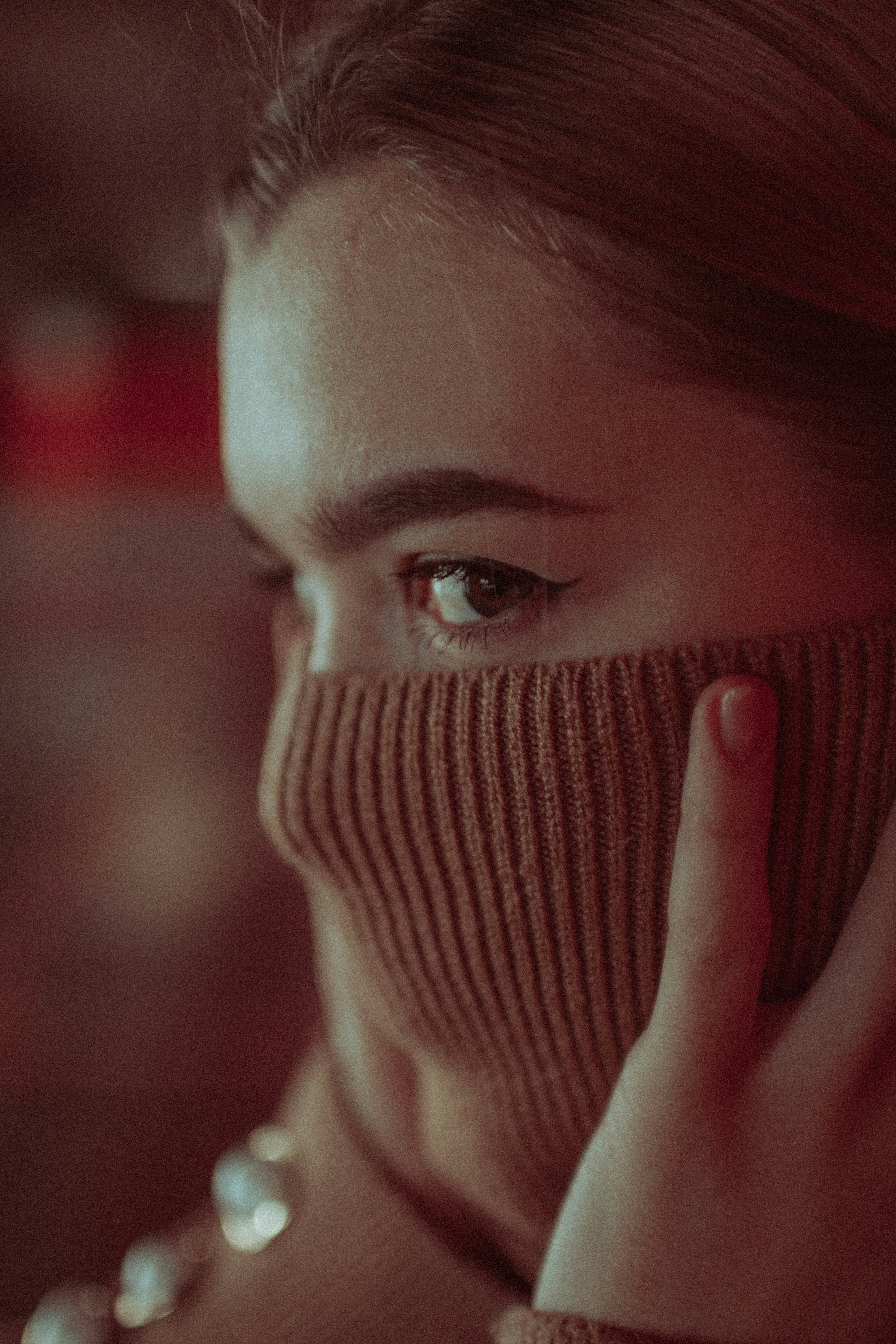 억눌린 감정 관련 사진 이미지