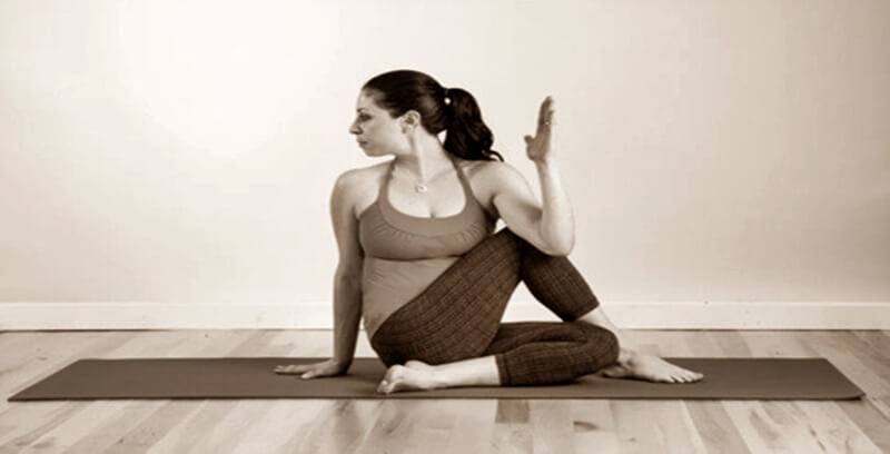 앉아 있는 꿈해몽 13가지 태몽 길몽 길운 총정리 일곱번째