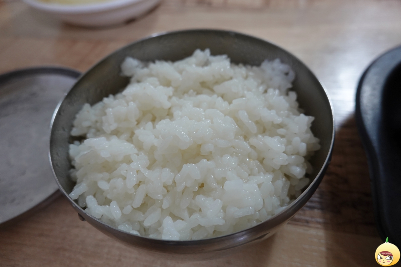 고슬고슬한 흰쌀밥