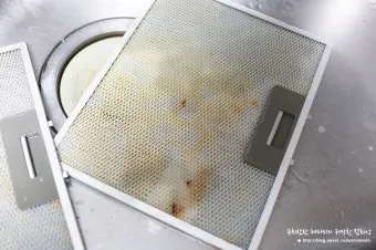 주방 기름때 베이킹소다와 식초 사용법으로 찌든때 청소법_5