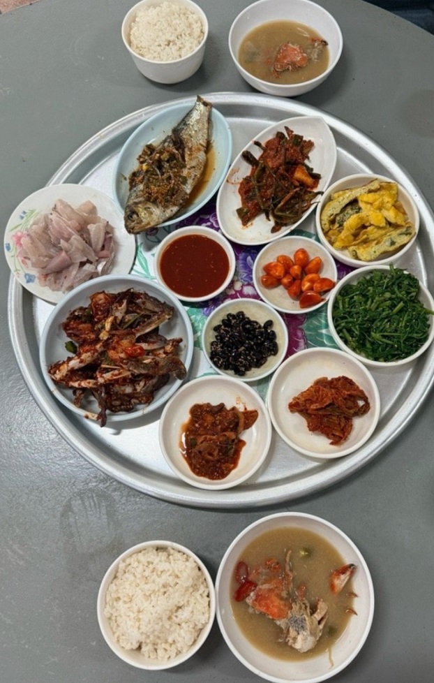 극한직업-고성-만원-회백반-수양식당