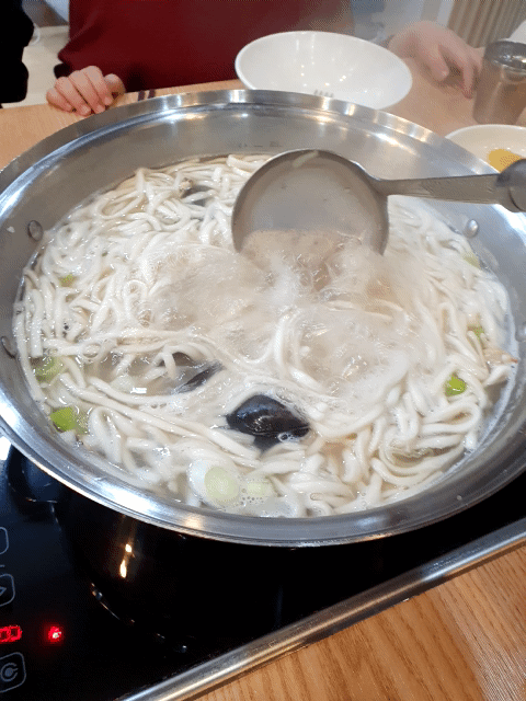 관저동 온천 물총 칼국수 2인분