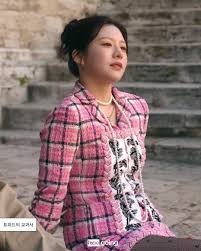 클래식한 감성, 고윤정 스웨이드 자켓,플라워 원피스