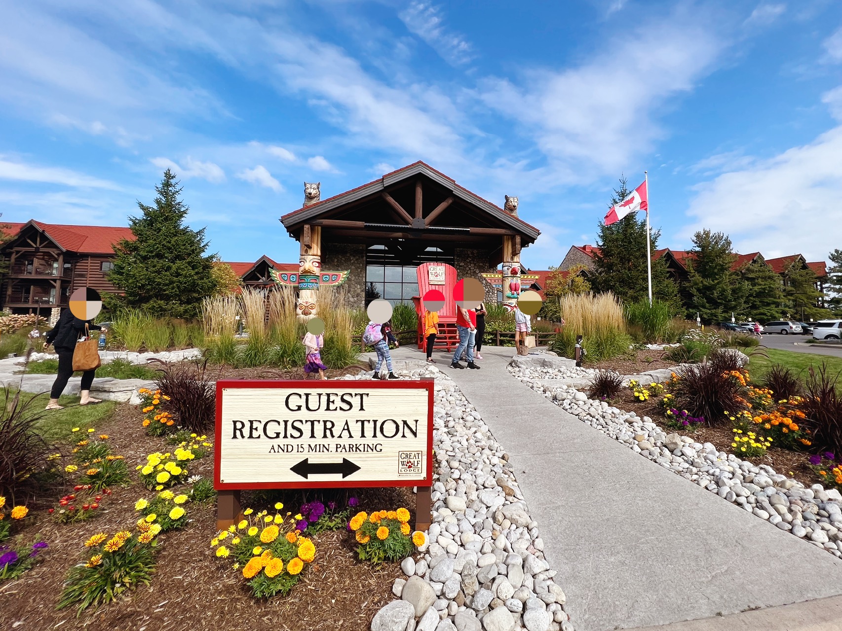 Family stay at Great Wolf Lodge Niagara Falls with meal plan, 2025