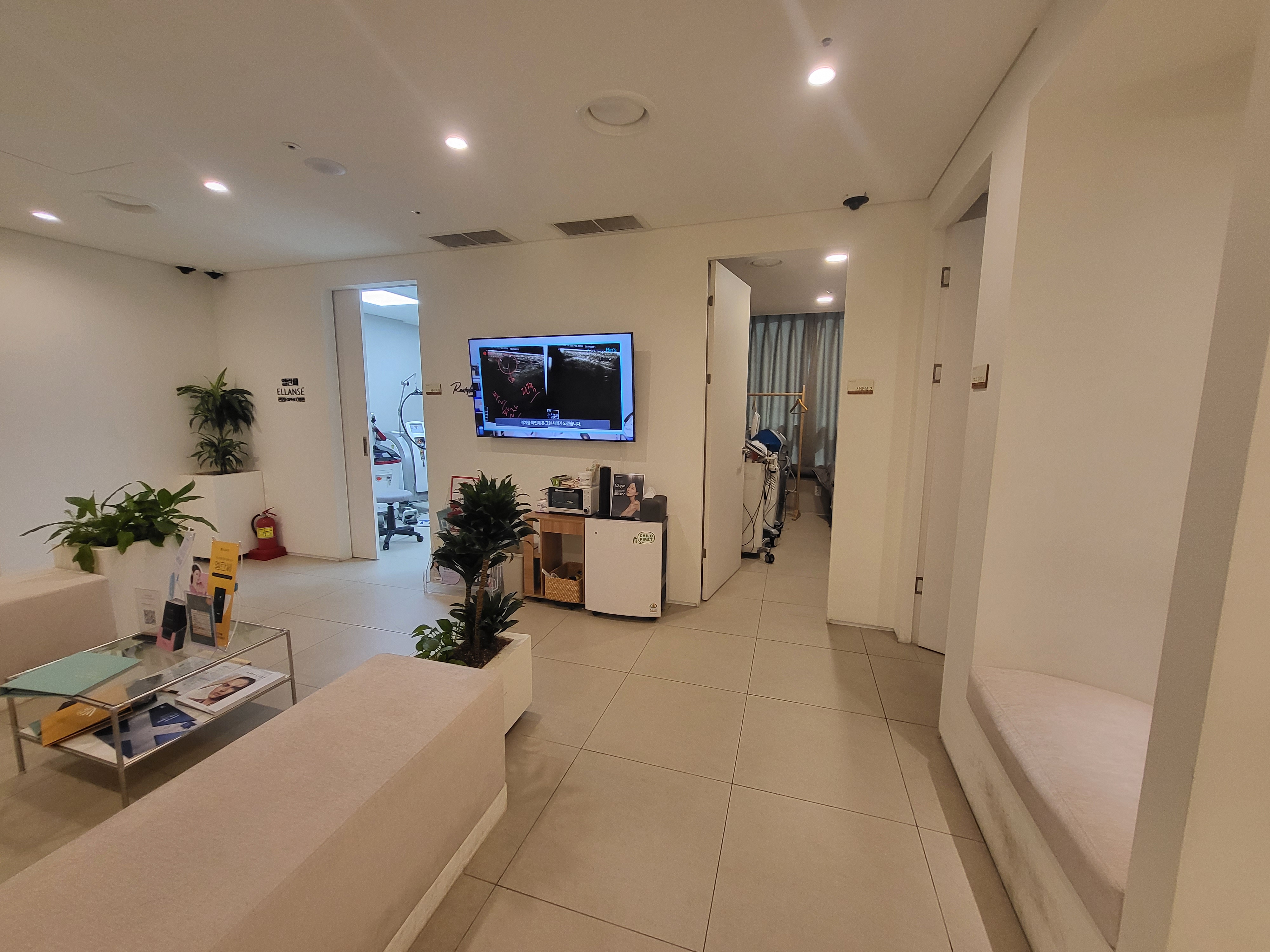 더왈츠의원 시술대기실