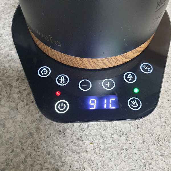 핸드 드립할 때 종이 필터 린싱은 꼭 해야 할까?_린싱 방법_뜨거운물 온도 조절