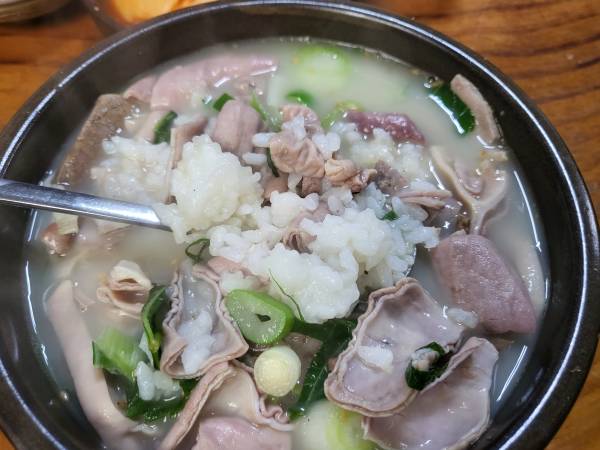 충남식당-내장국밥
