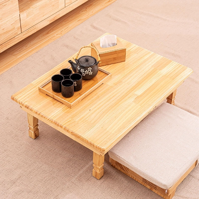 반복되는 생활 리듬이 유지되는 차분한 집 안의 아침 풍경