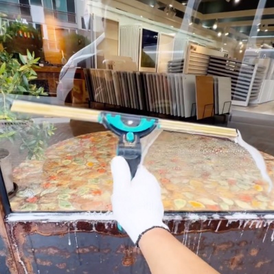 무어맨 스퀴지가 있다.