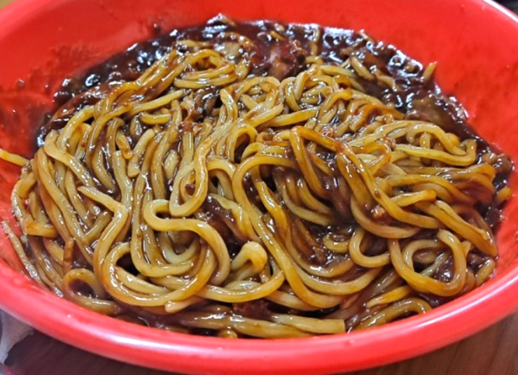 비벼-놓은-짜장면