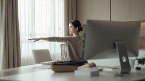 일상생활에서 실천할 수 있는 거북목 예방법