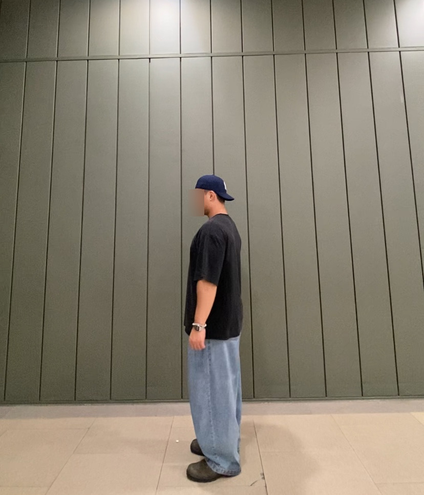 데일리룩('26. 10. 7.)뉴에라 엠엘비 NY볼캡, 블랙모먼트 시티보이 오버핏 체크셔츠, 어커버 티셔츠, 무신사스탠다드 와이드 벌룬팬츠, 블런드스톤 첼시부츠 585 러스틱브라운