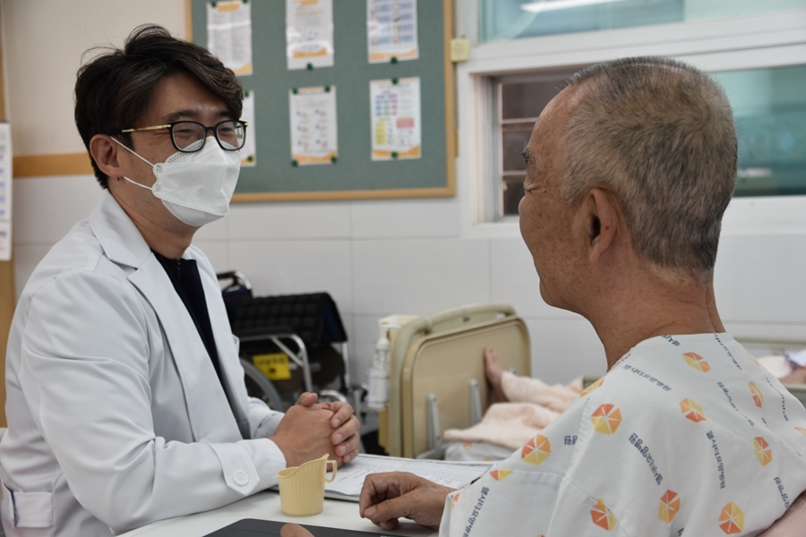 의사 회진 사진