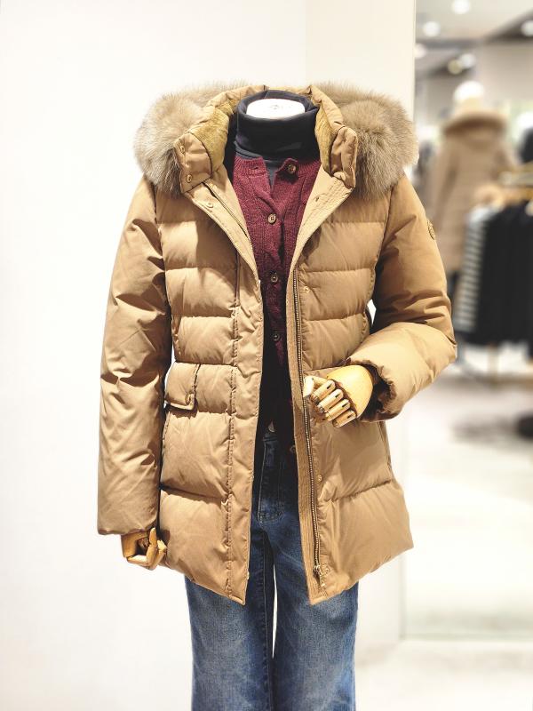 헤지스레이디스 헤지스레이디스 폭스퍼 트리밍 구스 다운 슬림핏 점퍼 HSJU-3D0C1