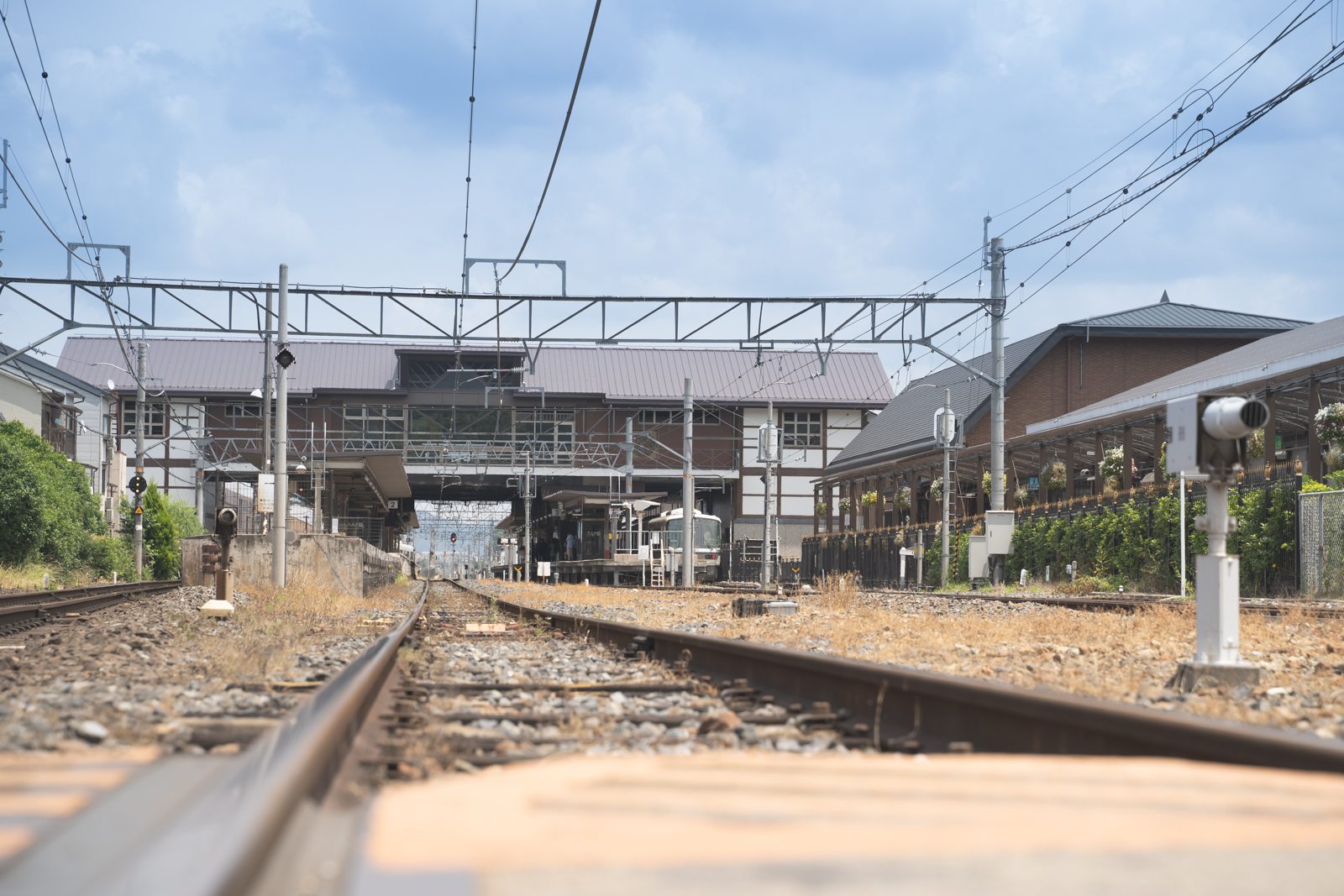 전철 선로를 따라서 사진촬영