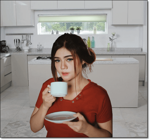 그라비올라 차 마시는 여성