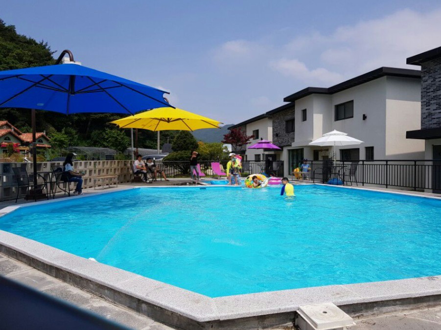 무주 계곡 풀빌라