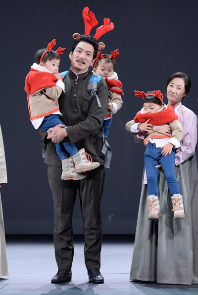 송일국 가족의 모든 것! 집, 정승연 판사, 삼둥이 근황까지 한눈에